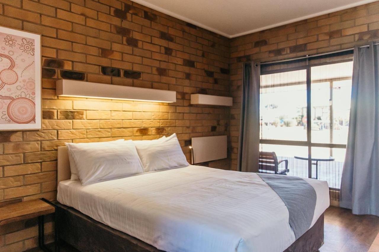 Abacus Motel Mount Isa Buitenkant foto