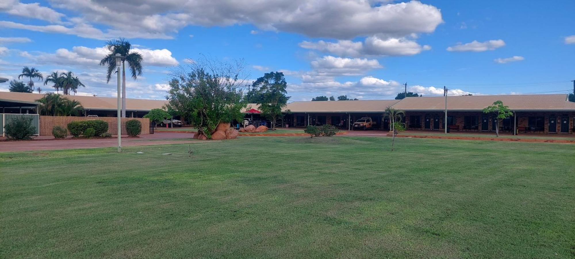 Abacus Motel Mount Isa Buitenkant foto
